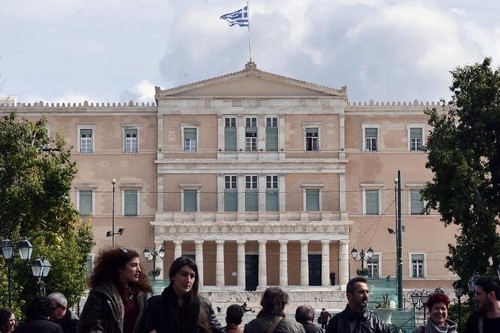 Greece gets half-billion-euro lifeline from the European Stability Mechanism - ảnh 1